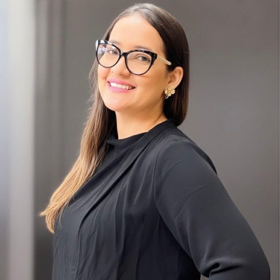 Flávia Alves Amorim Souza Sales